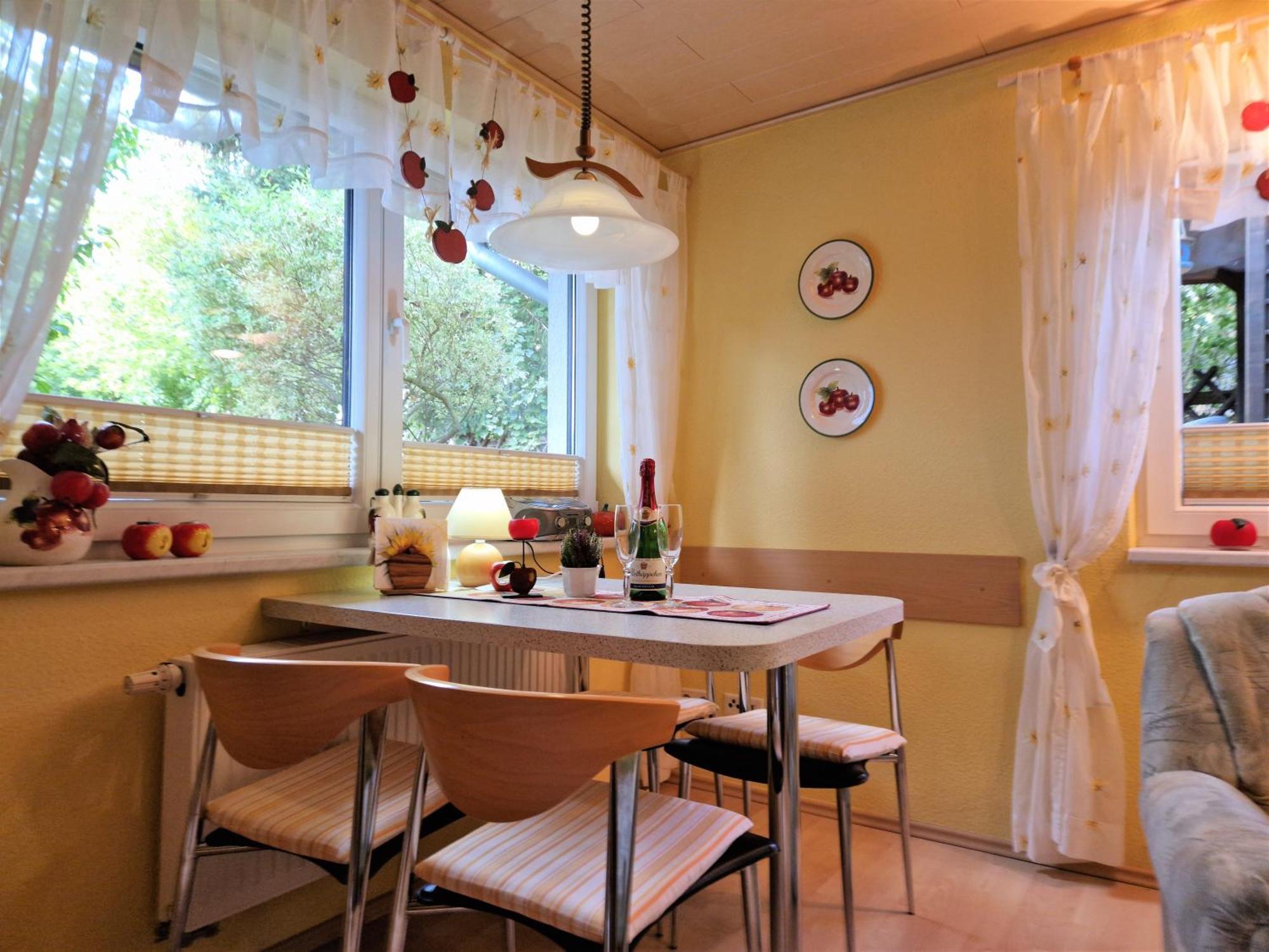 Ahlbeck, Ferienobjekt Apfel-Blume-Veilchen Apartment Heringsdorf  Phòng bức ảnh