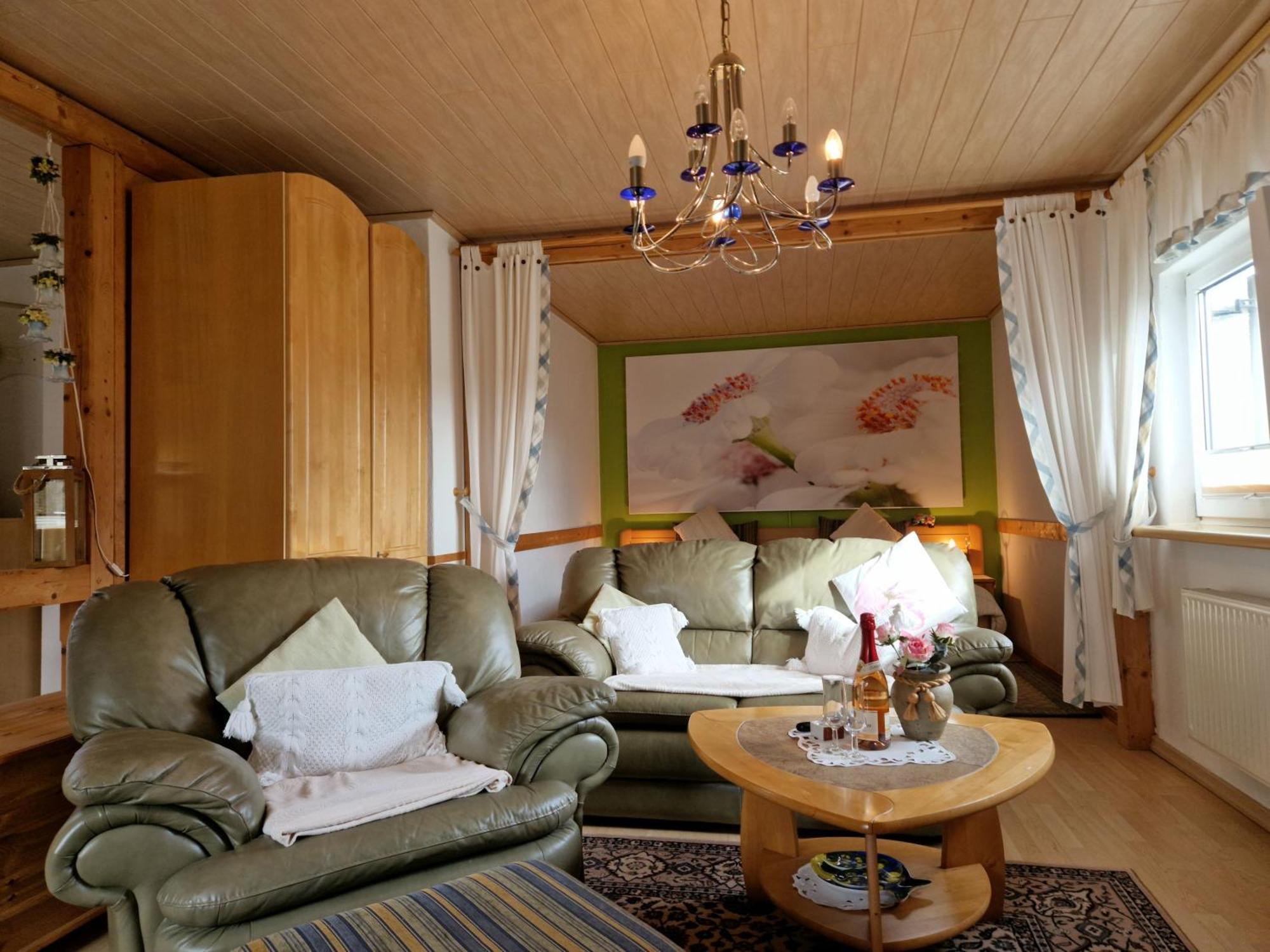 Ahlbeck, Ferienobjekt Apfel-Blume-Veilchen Apartment Heringsdorf  Phòng bức ảnh